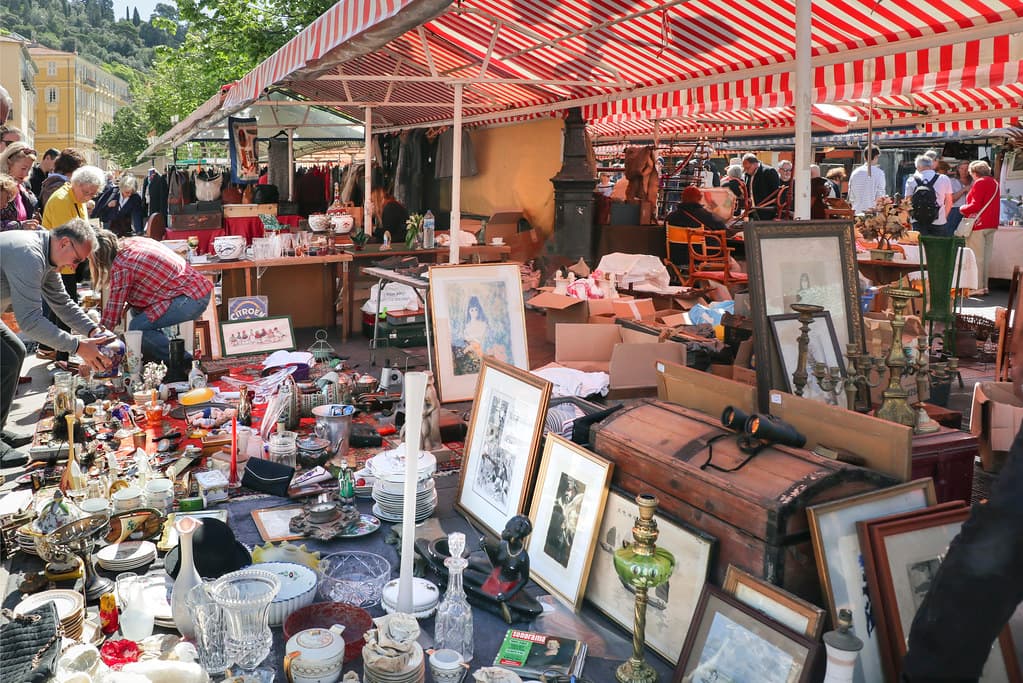 Brocante- en antiekmarkten in de Provence, foto 1